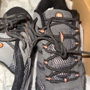 Merrell men Moab 2 Vent Hiking Shoe size 11  US